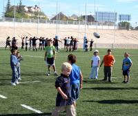 Niños entrenando en el campo municipal de Rugby de Las Rozas - Foto. Ayuntamiento Las Rozas