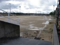 El campo de futbol quedó impracticable por la lluvia.