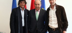 el-alcalde-rodeado-de-zidane-y-francescoli