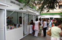 Los_visitantes_se_interesaron_por_las__ltimas_novedades_literarias_en_la_pasada_Feria_del_Libro_1.jpg